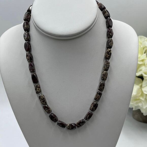 Vintage Brecciated Jasper Single Strand Hand Knotted Screw Clasp Necklace - Picture 2 of 8